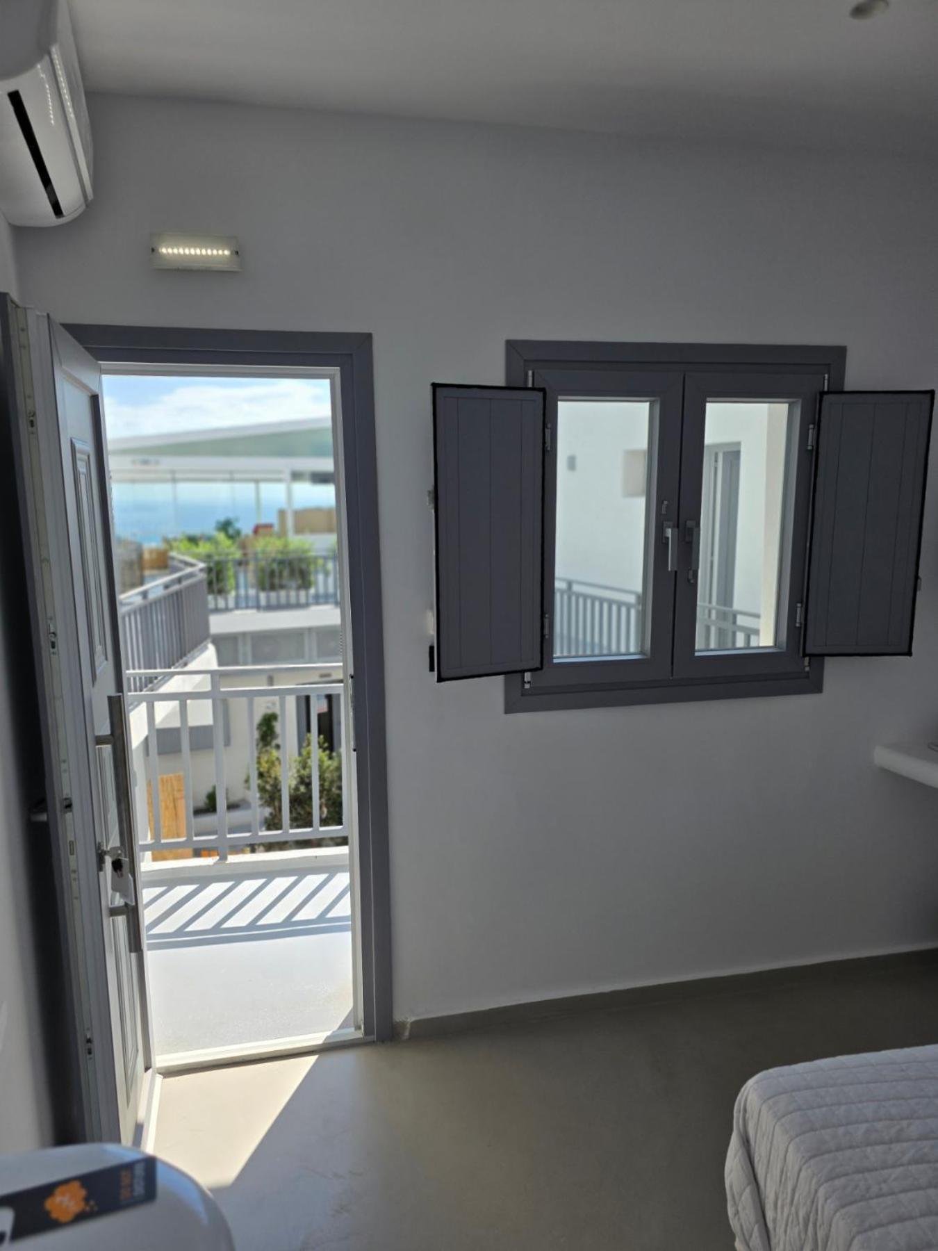 Tataki Family Hotel Fira  Exterior foto